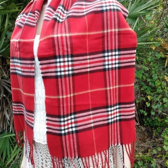 NWOT CROFT & BARROW Red, Black & White Plaid 100% Acrylic Scarf Wrap - Picture 5 of 10